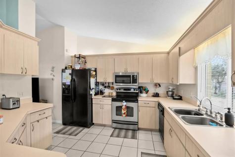 590 SW Lacroix Avenue Port St Lucie FL 34953