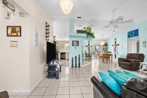 590 SW Lacroix Avenue Port St Lucie FL 34953