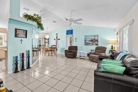 590 SW Lacroix Avenue Port St Lucie FL 34953