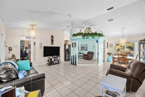 590 SW Lacroix Avenue Port St Lucie FL 34953