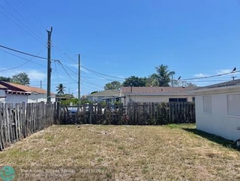 1104 W 24th Street Riviera Beach FL 33404