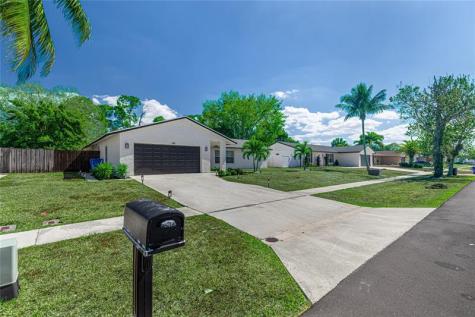 188 Martin Circle Royal Palm Beach FL 33411