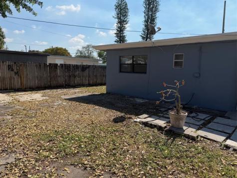 5821 Taft Street Hollywood FL 33021