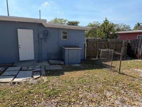 5821 Taft Street Hollywood FL 33021