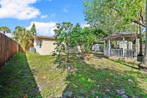 5554 SW 6th Street Margate FL 33068