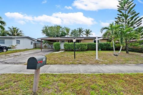 5554 SW 6th Street Margate FL 33068