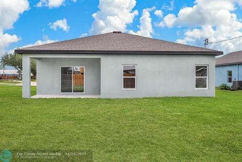 7885 95TH Avenue Vero Beach FL 32967