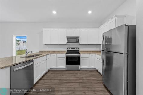 7885 95TH Avenue Vero Beach FL 32967