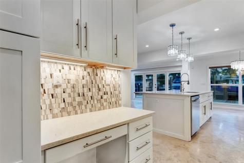 2524 SE 9th Street Pompano Beach FL 33062