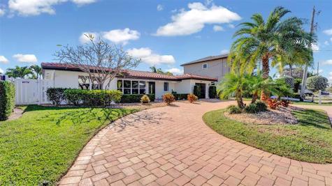 2524 SE 9th Street Pompano Beach FL 33062