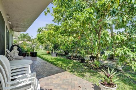 4739 NW 3rd Court Deerfield Beach FL 33442