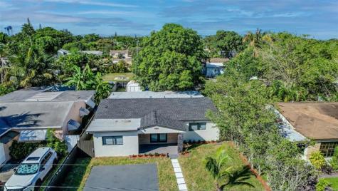 2633 NW Taft Street Hollywood FL 33020