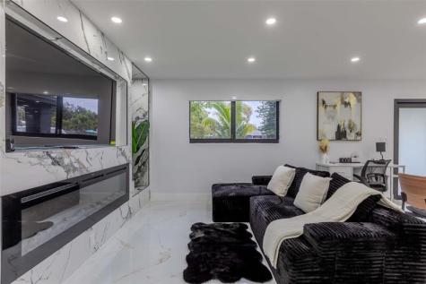 2633 NW Taft Street Hollywood FL 33020