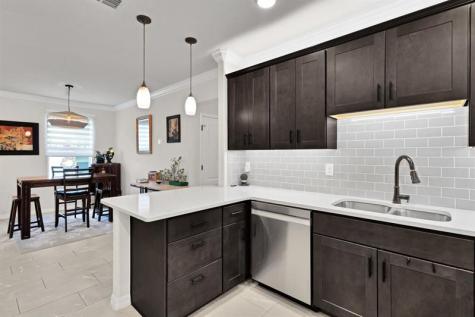 6105 Red Maple Manor Vero Beach FL 32966