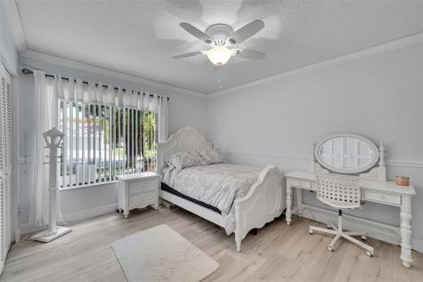 1581 NW 100th Way Plantation FL 33322