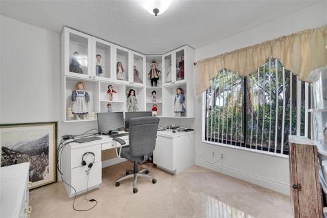 1581 NW 100th Way Plantation FL 33322