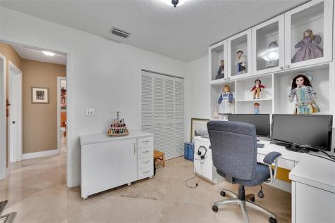 1581 NW 100th Way Plantation FL 33322