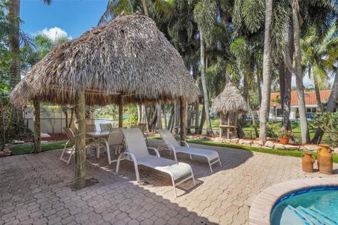 1581 NW 100th Way Plantation FL 33322
