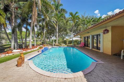 1581 NW 100th Way Plantation FL 33322