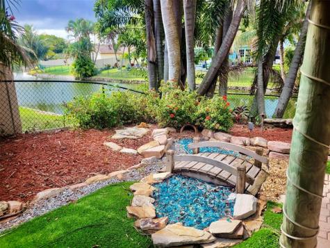 1581 NW 100th Way Plantation FL 33322
