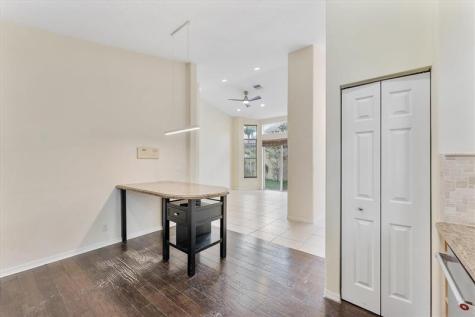 5728 NW 122nd Way Coral Springs FL 33076
