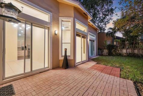 5728 NW 122nd Way Coral Springs FL 33076