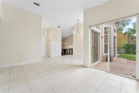 5728 NW 122nd Way Coral Springs FL 33076