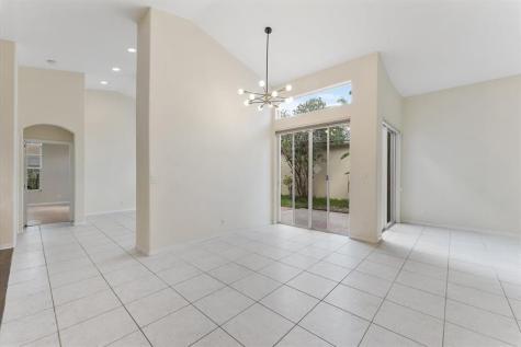 5728 NW 122nd Way Coral Springs FL 33076