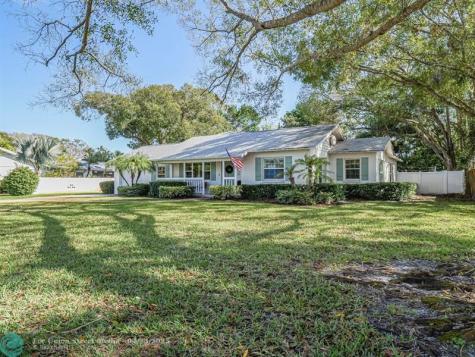 2180 Seville Avenue Vero Beach FL 32960