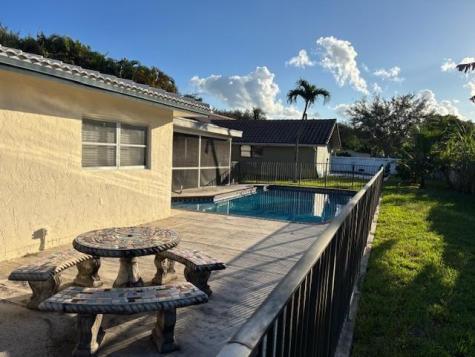 8244 NW 6th Street Coral Springs FL 33071
