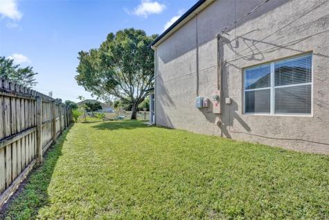 864 SW Java Avenue Port St Lucie FL 34953