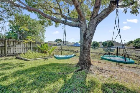 864 SW Java Avenue Port St Lucie FL 34953