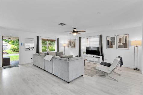 214 SE 6th Street Dania Beach FL 33004