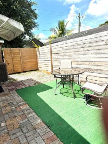 7140 Custer Street Hollywood FL 33024