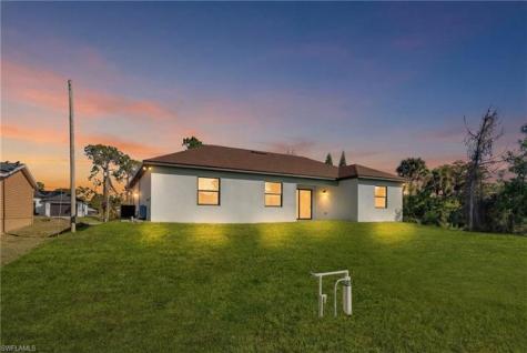 2909 9TH Street Lehigh Acres FL 33971