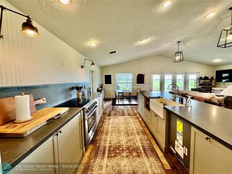 14151 E Center Street Okeechobee FL 34974