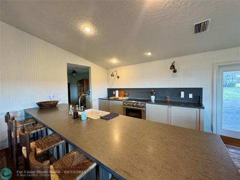 14151 E Center Street Okeechobee FL 34974