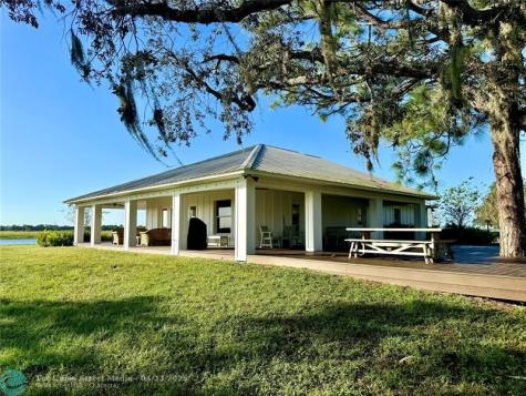 14151 E Center Street Okeechobee FL 34974