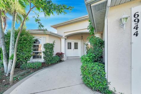 6944 NW Daffodil Lane Port St Lucie FL 34983