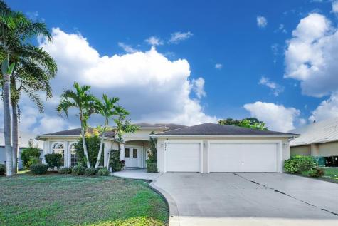 6944 NW Daffodil Lane Port St Lucie FL 34983