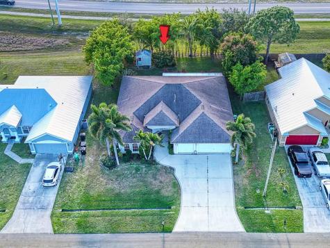 6944 NW Daffodil Lane Port St Lucie FL 34983