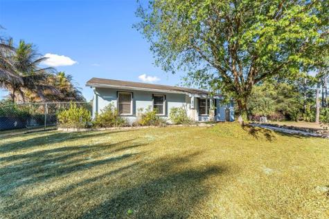 12895 Persimmon Boulevard The Acreage FL 33411