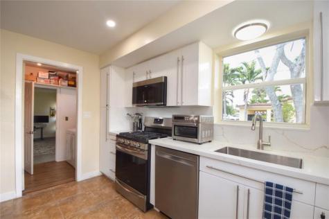 981 SW 32nd Street Fort Lauderdale FL 33315
