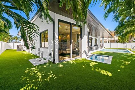 710 NE 69th Street Boca Raton FL 33487