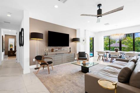 4051 NE 16 Avenue Fort Lauderdale FL 33334