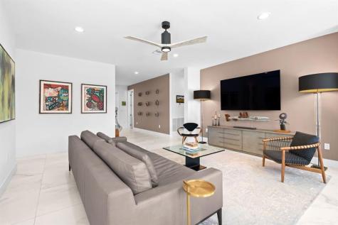 4051 NE 16 Avenue Fort Lauderdale FL 33334