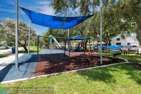 805 SE 10th Street Fort Lauderdale FL 33316