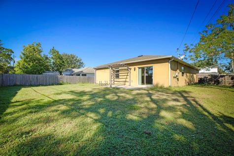 1174 SW Goodman Avenue Port St Lucie FL 34953