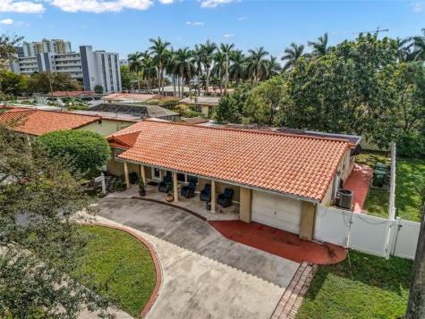 1032 NE 4th Court Hallandale Beach FL 33009