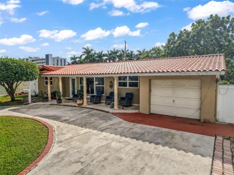 1032 NE 4th Court Hallandale Beach FL 33009